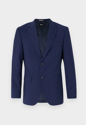 Temno moder blazer s strukturiranimi rameni, enorednim zapiranjem, dvema sprednjima žepoma, zapiranjem na en gumb, gladko tkanino in diskretnim notranjim vzorcem.