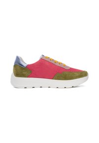 Sneaker mit einem rosa Obermaterial, grünen Wildlederelementen, blauer Ferse und gelben Schnürsenkeln. Weiße Gummisohle mit strukturierten Details.
