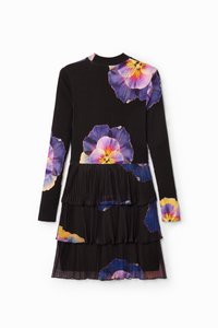 Robe noire à manches longues avec imprimé floral comprenant des fleurs violettes et jaunes. Haut texturé et jupe plissée à plusieurs couches.