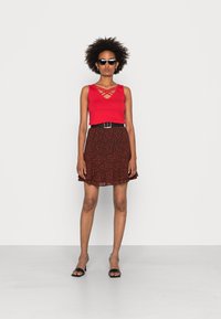 Anna Field Top - red