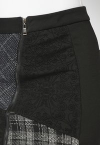 Miniszoknya - black