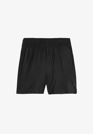 Pantalones cortos negros con pliegues y una cintura elástica, hechos de una tela ligera. Presenta un logo sutil en el dobladillo inferior derecho.