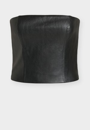 Haut court en cuir noir à la texture lisse, au design structuré et aux côtés sans coutures, avec un décolleté droit et sans fermetures visibles.