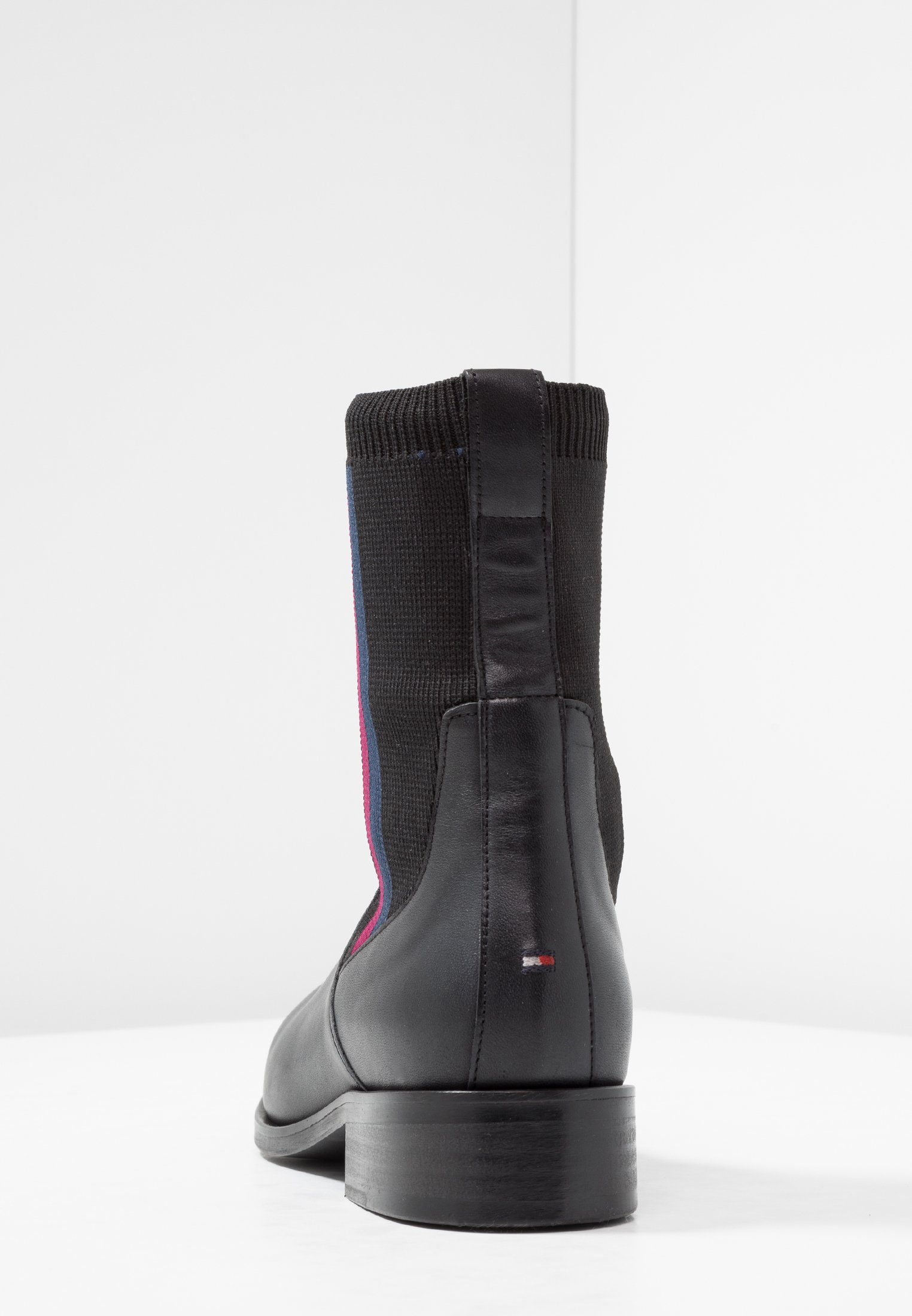tommy hilfiger plastic boots