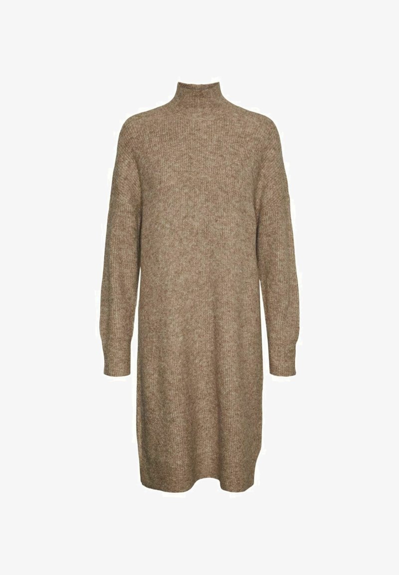 Robe pull beige tricotée à manches longues, longueur genou, avec un col montant et des poignets côtelés, présentée sur un fond blanc.