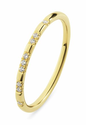 Dünner Goldring mit einer Reihe kleiner runder Diamanten, gleichmäßig entlang der oberen Hälfte des Rings verteilt.