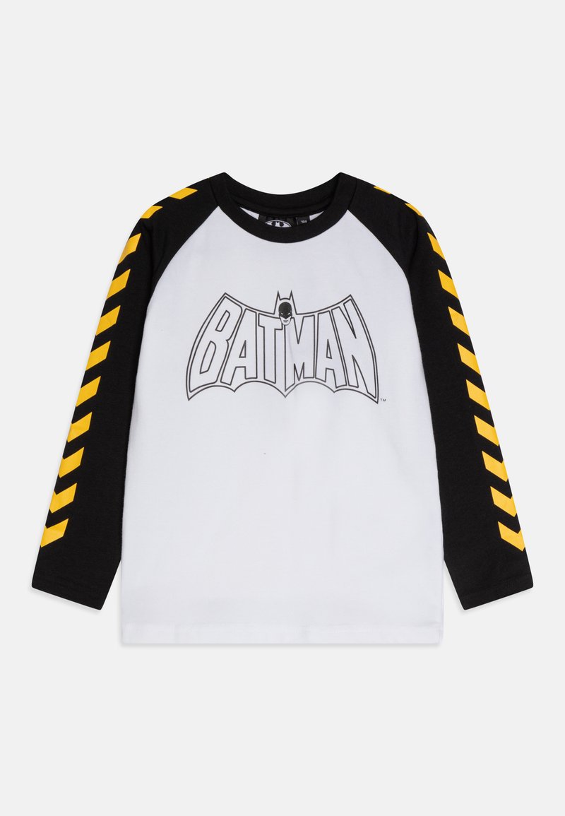 Langärmliges T-Shirt, weißer Körper mit schwarzen Ärmeln, gelbes Chevron-Muster auf den Ärmeln, mit "BATMAN" Grafik in Schwarz und Grau.