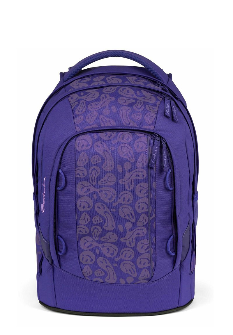 Lila Rucksack mit strukturiertem Muster, mehreren Reißverschlussfächern, gepolsterten Trägern und einem stabilen Boden für zusätzliche Stabilität.