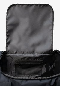 Jordan JAM 84 DUFFLE - Treningsbag - black/infrared