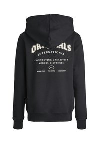 Čierna mikina s kapucňou s textom na chrbte "Originals International Connecting Creativity Across Distances" a menšími frázami pod ním.