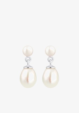 Boucles d’oreilles à perles en forme de goutte avec de petites perles rondes attachées à des crochets en argent, chacune avec une plus grande perle en forme de goutte suspendue en dessous.