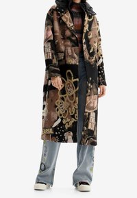 Desigual Abrigo de invierno - black
