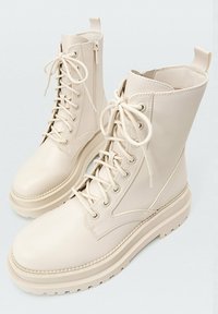Stradivarius Bottines à plateau - off-white