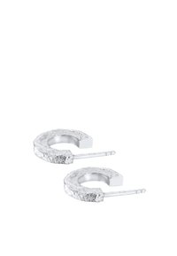 Orecchini a cerchio in argento con una finitura testurizzata, caratterizzati da una forma rotonda e una chiusura a stelo sottile. La dimensione è media con una superficie interna lucida.