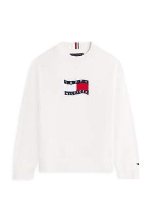 Valge ümarakaelusega kampsun soonikkoes varrukate ja äärega, mille keskel on punase, valge ja tumesinise Tommy Hilfigeri logoga märk.