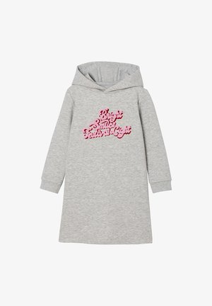 Graues Hoodie-Kleid mit langen Ärmeln, das mit strukturiertem, rosafarbenem, gesticktem Text verziert ist, der "Helles Sommerfestlicht" liest.