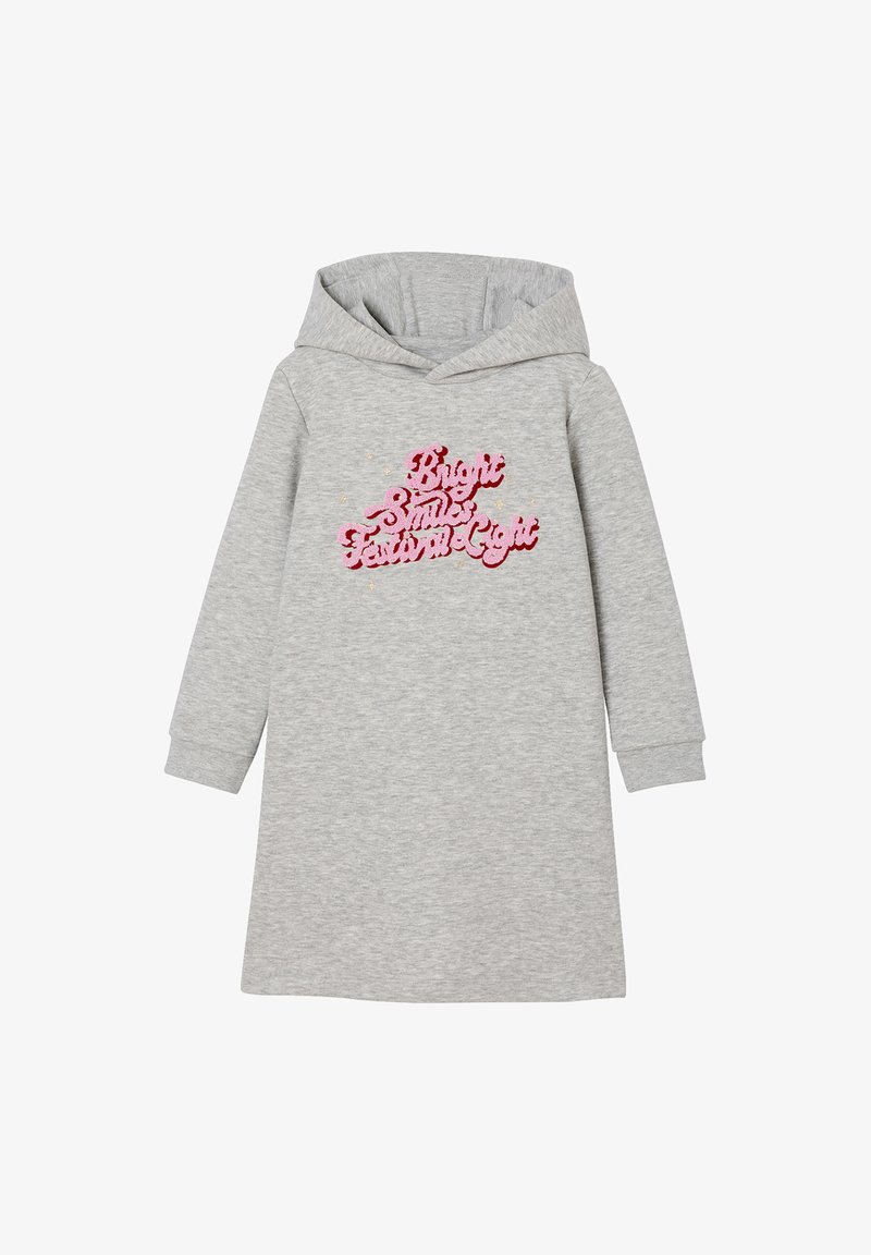 Graues Hoodie-Kleid mit langen Ärmeln, das mit strukturiertem, rosafarbenem, gesticktem Text verziert ist, der "Helles Sommerfestlicht" liest.