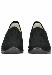 Scarpe slip-on nere con tomaia in maglia, design della punta liscio e suola in gomma testurizzata. Forma allungata con dettagli di cucitura minimi.