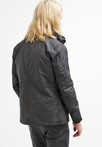 Superdry & Co Overgangsjakke - black