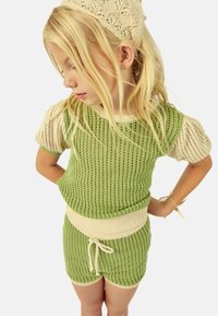 MIPOUNET Shorts - green ecru