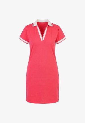 Robe polo courte couleur corail rose avec col blanc et bordure aux manches, dotée d'une encolure en V et de manches courtes.