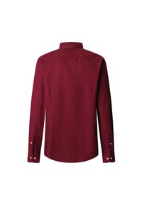 Maglietta a maniche lunghe bordeaux con colletto, caratterizzata da chiusure con bottoni sui polsini e un tessuto liscio e testurizzato. Design semplice, senza fantasie.