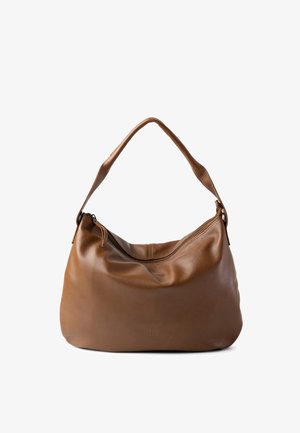 Braune Lederschultertasche mit einer weichen, runden Form, die über einen Reißverschluss verfügt und einen breiten, glatten Griff für ein angenehmes Tragen hat.