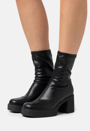 Even&Odd, Bottines à plateau - black