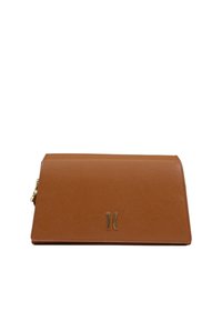 Portafoglio in pelle rettangolare marrone con zip dorata e piccolo logo dorato centrato sulla patta anteriore, sfondo semplice.