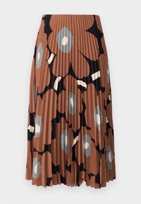 Gonna midi plissettata marrone con grande motivo floreale in nero, grigio e crema, caratterizzata da petali larghi e centri circolari.