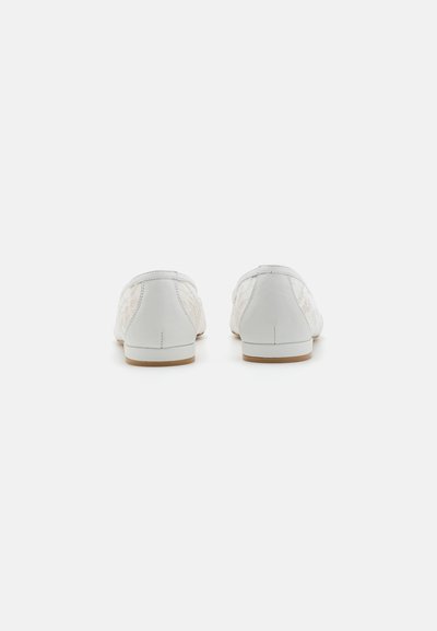 Stuart Weitzman ARABELLA BALLET FLAT - Ballerinasko - white