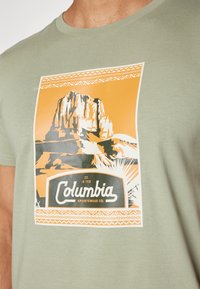 Columbia CSC™ SEASONAL LOGO TEE - Apdrukāts T-krekls - light green