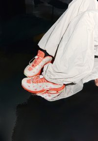 XT-WHISPER VOID AMA LOU UNISEX - Baskets basses - vanilla ice/fusion coral/emberglow