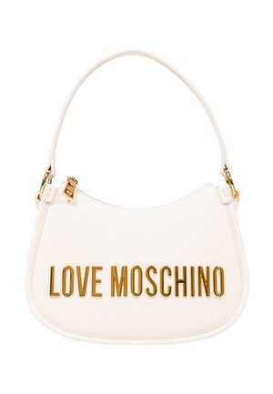 Biała torba na ramię z złotym zamkiem błyskawicznym i wyróżniającym się złotym napisem „LOVE MOSCHINO” z przodu, wyposażona w pojedynczą zakrzywioną rączkę.