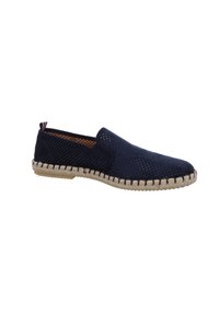 Marineblaue perforierte Slip-On-Espadrille mit gewebter beiger Sohle und einer kleinen rot-weißen-blauen Stofflasche an der Ferse.