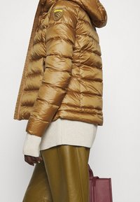 Blauer Dunjacka - beige