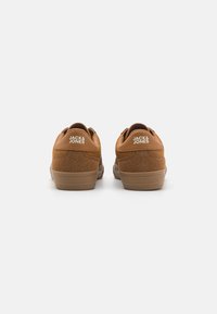 Jack & Jones JFWMORDEN  - Tossud - cognac