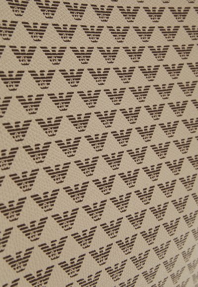 Emporio Armani ANNIE SIZE BORSA TOTE - Τσάντα χειρός - ecru/moro/bianco