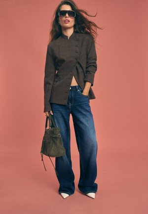 Stradivarius, ASYMMETRIC MULTI-BUTTON BLAZER - Blazer - dark brown