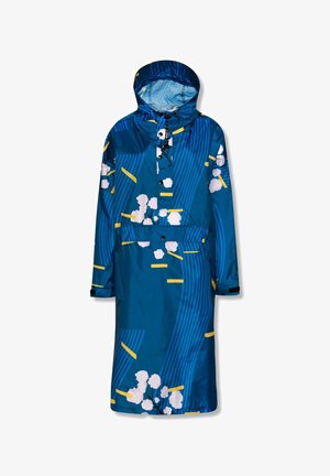 Lange blauwe regenjas met capuchon, knopen aan de voorkant en een zak, met witte bloemmotieven en gele strepen en verstelbare manchetten.
