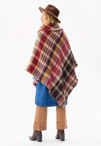 blue shadow Cape - red