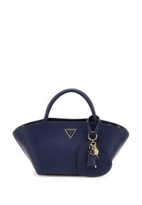 Borsa in ecopelle blu navy con forma triangolare, dotata di doppio manico e logo dorato. Include un ciondolo a forma di cuore con accenti in metallo.