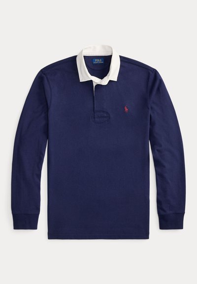 Navyblå langærmet polo med hvid krave og rød broderet logo på brystet, lagt fladt på en hvid baggrund.