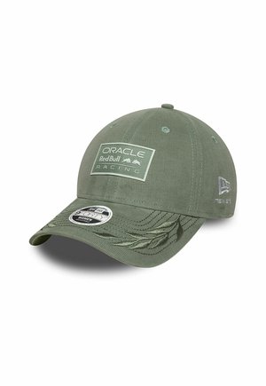 Casquette de baseball Oracle Red Bull Racing vert olive avec un motif de laurier brodé sur la visière et le logo New Era sur le côté.