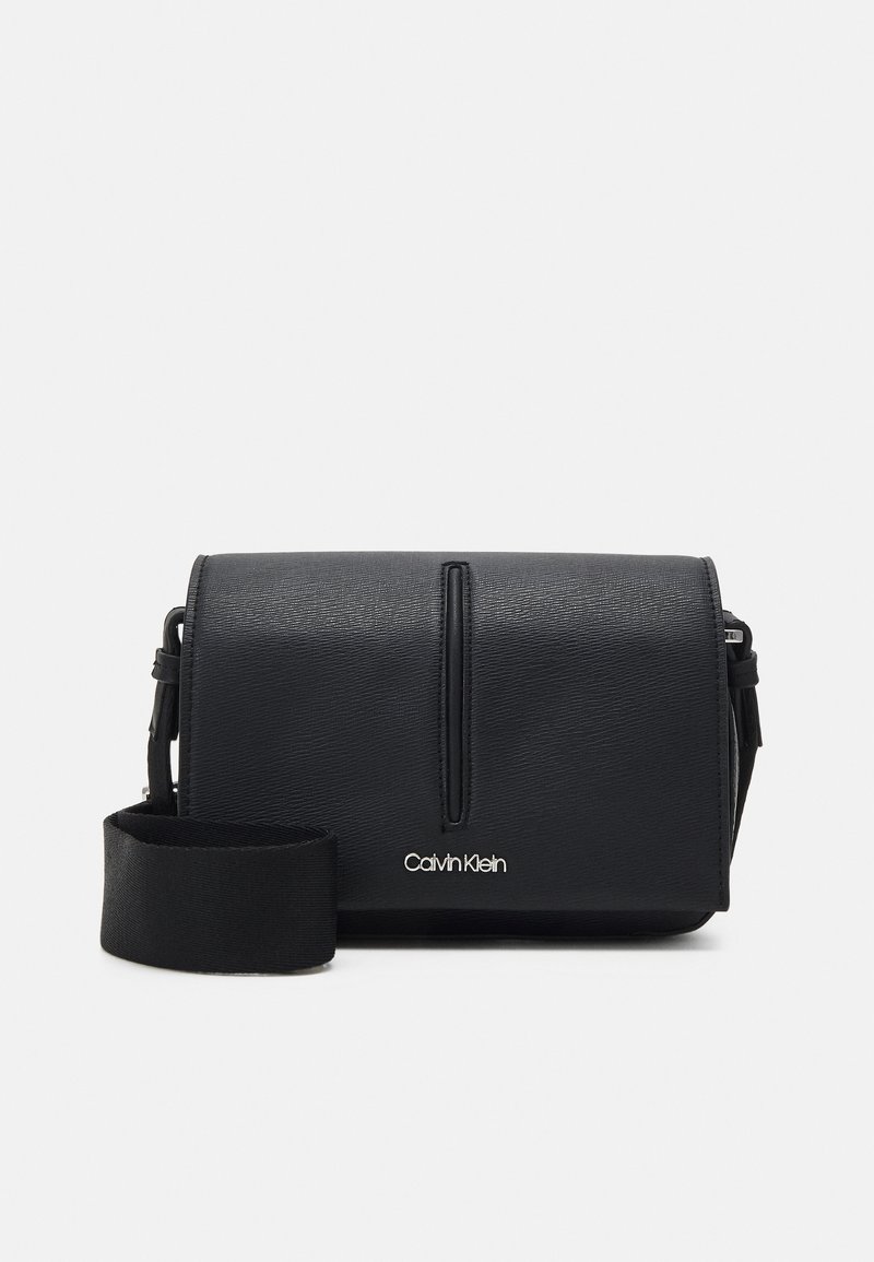 Calvin Klein MEDIAN FUNC CAMERA BAG Across body bag black Zalando