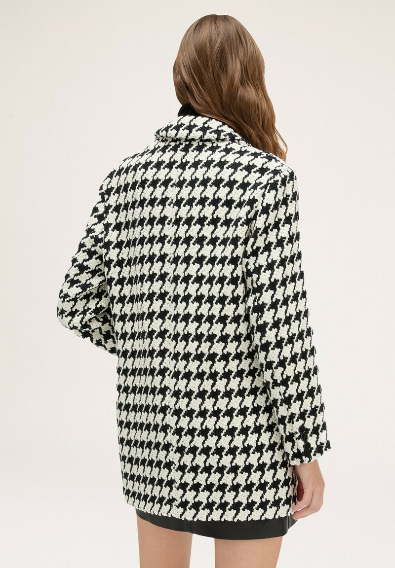 Motivi FANTASIA PIED DE POULE Cappotto corto nero