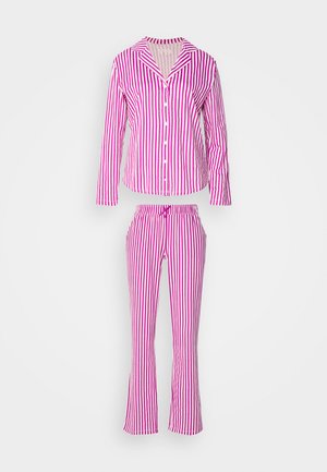 Set di pigiama a righe rosa e bianche composto da una camicia con bottoni e colletto e pantaloni a campana coordinati, realizzati in tessuto morbido.