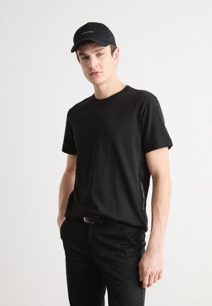 LOGO TAPE TEE - Basic T-shirt - black
