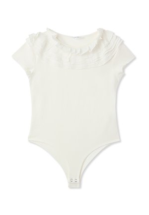 Body bianco con scollatura rotonda, maniche corte e dettagli a volant sovrapposti lungo il collo; chiuso con bottoni a pressione sul fondo.