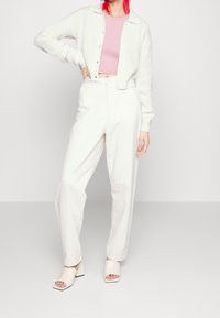 Hollister Co. Chaqueta de punto - white